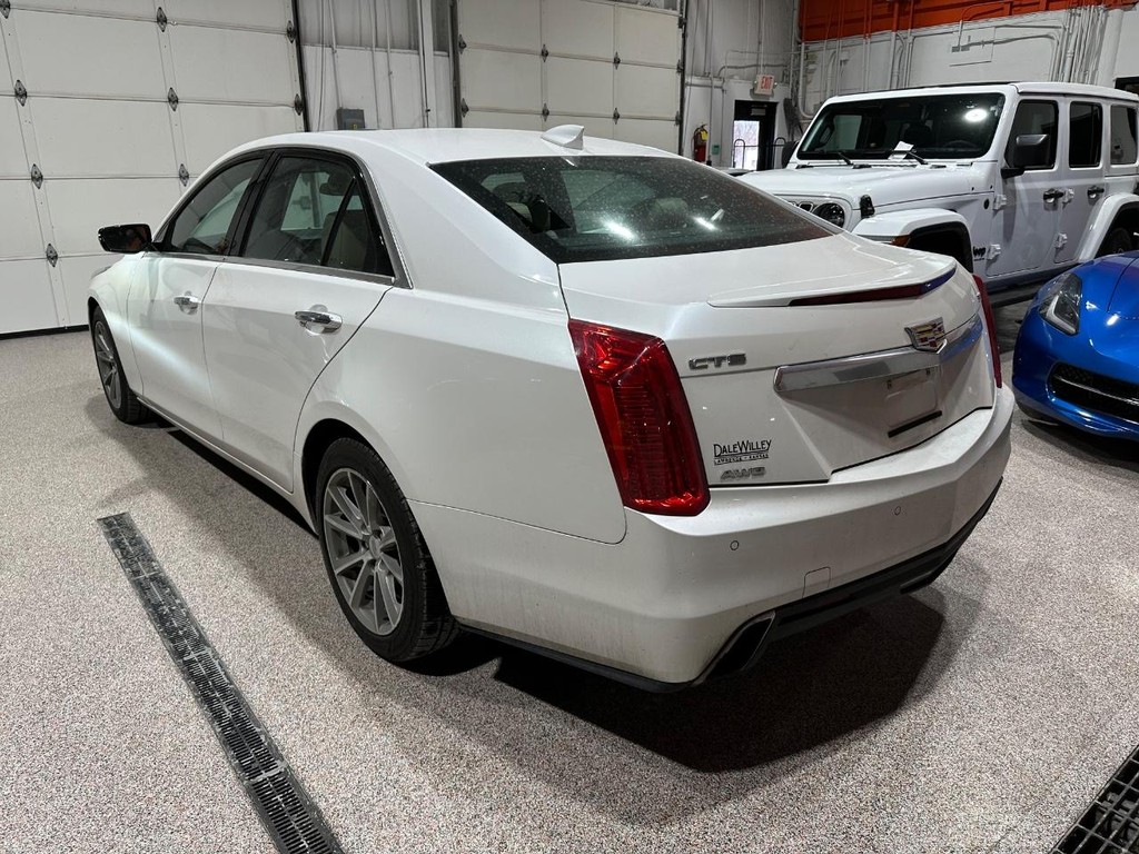 Cadillac CTS Sedan Vehicle Full-screen Gallery Image 05