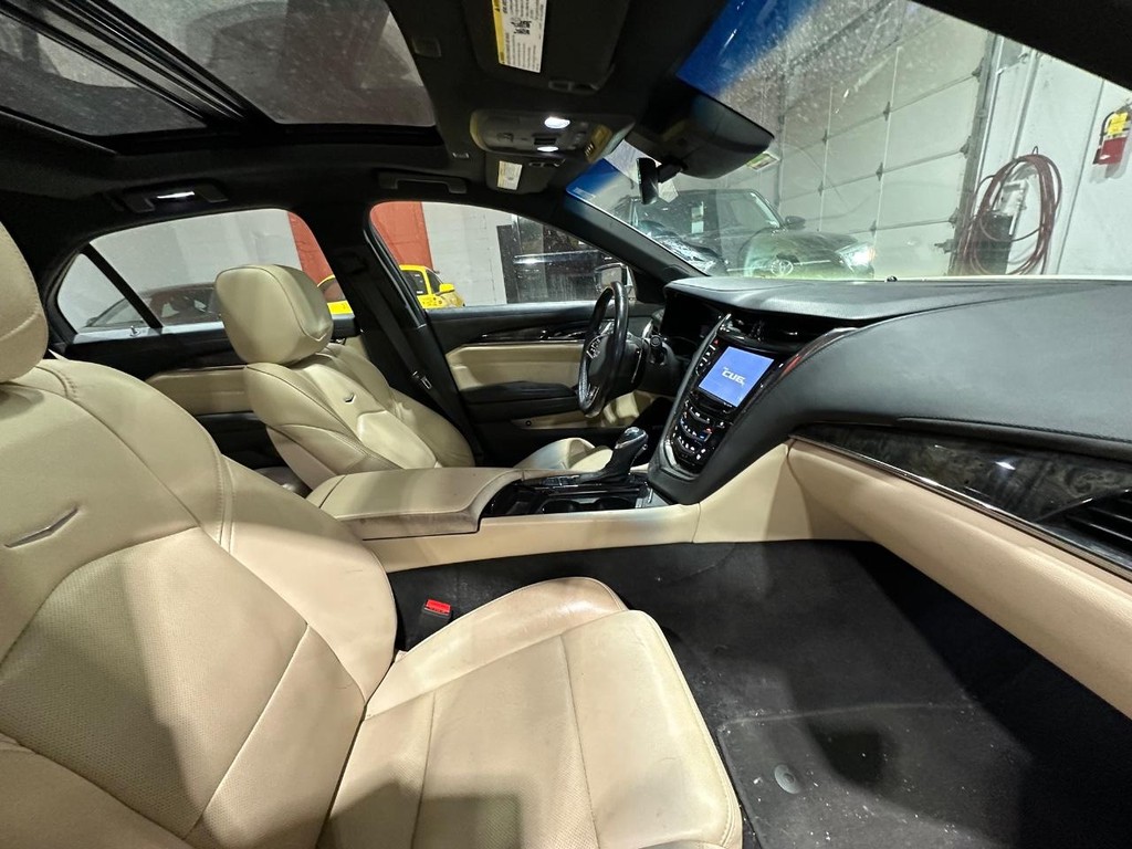 Cadillac CTS Sedan Vehicle Full-screen Gallery Image 13