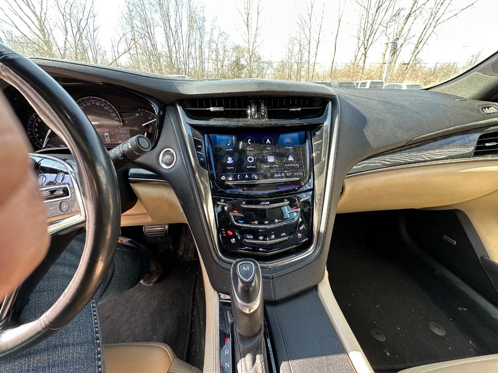 Cadillac CTS Sedan Vehicle Full-screen Gallery Image 16