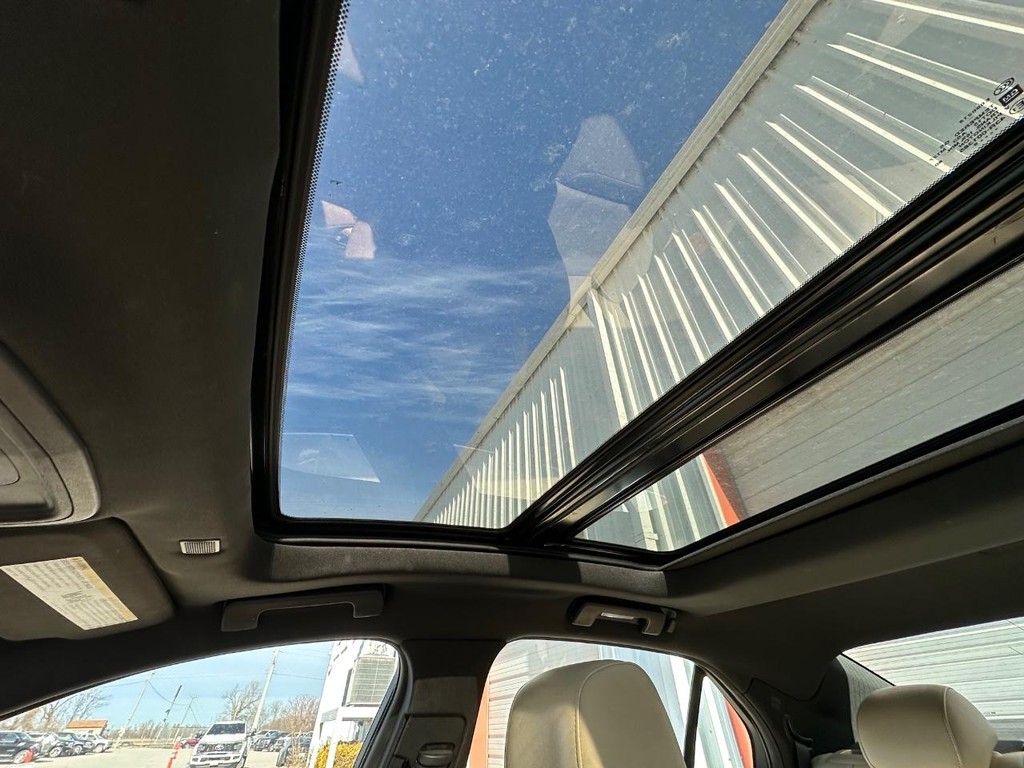 Cadillac CTS Sedan Vehicle Full-screen Gallery Image 22