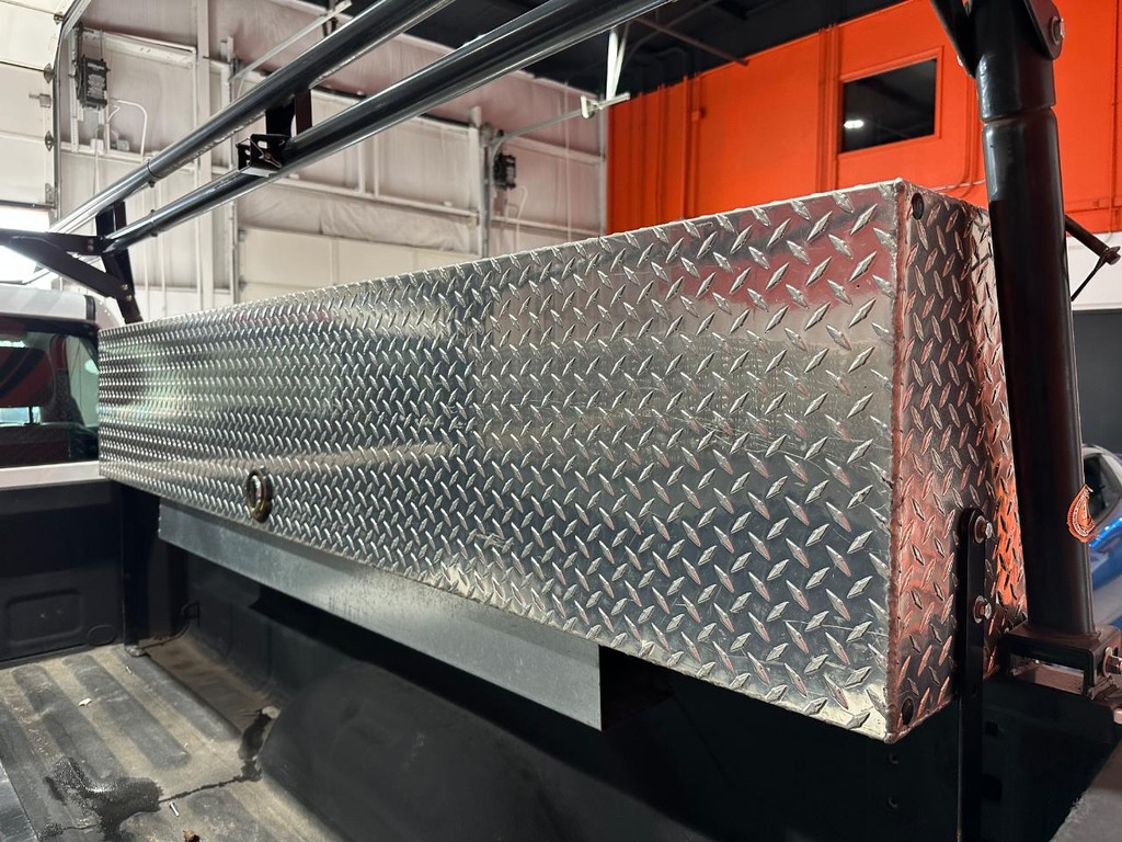 Ram 1500 Classic Vehicle Full-screen Gallery Image 5