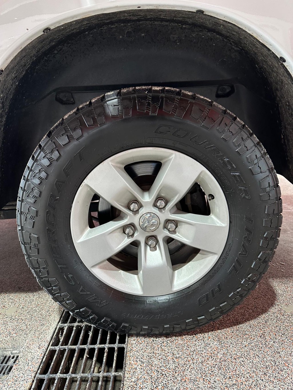 Ram 1500 Classic Vehicle Full-screen Gallery Image 11