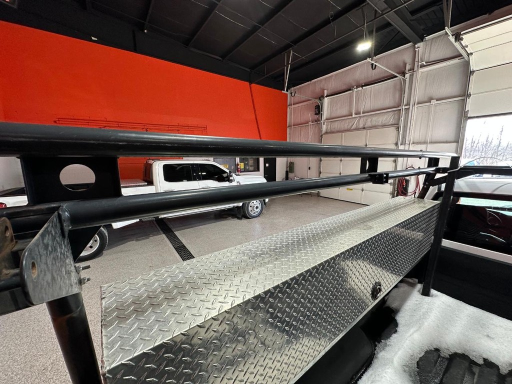 Ram 1500 Classic Vehicle Full-screen Gallery Image 15