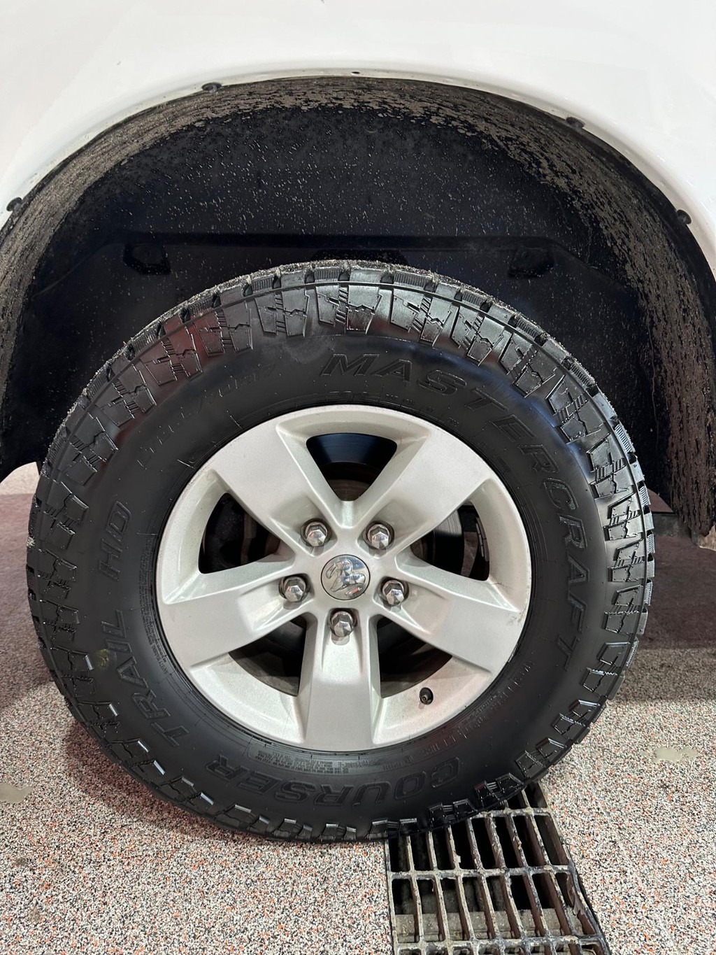 Ram 1500 Classic Vehicle Full-screen Gallery Image 18