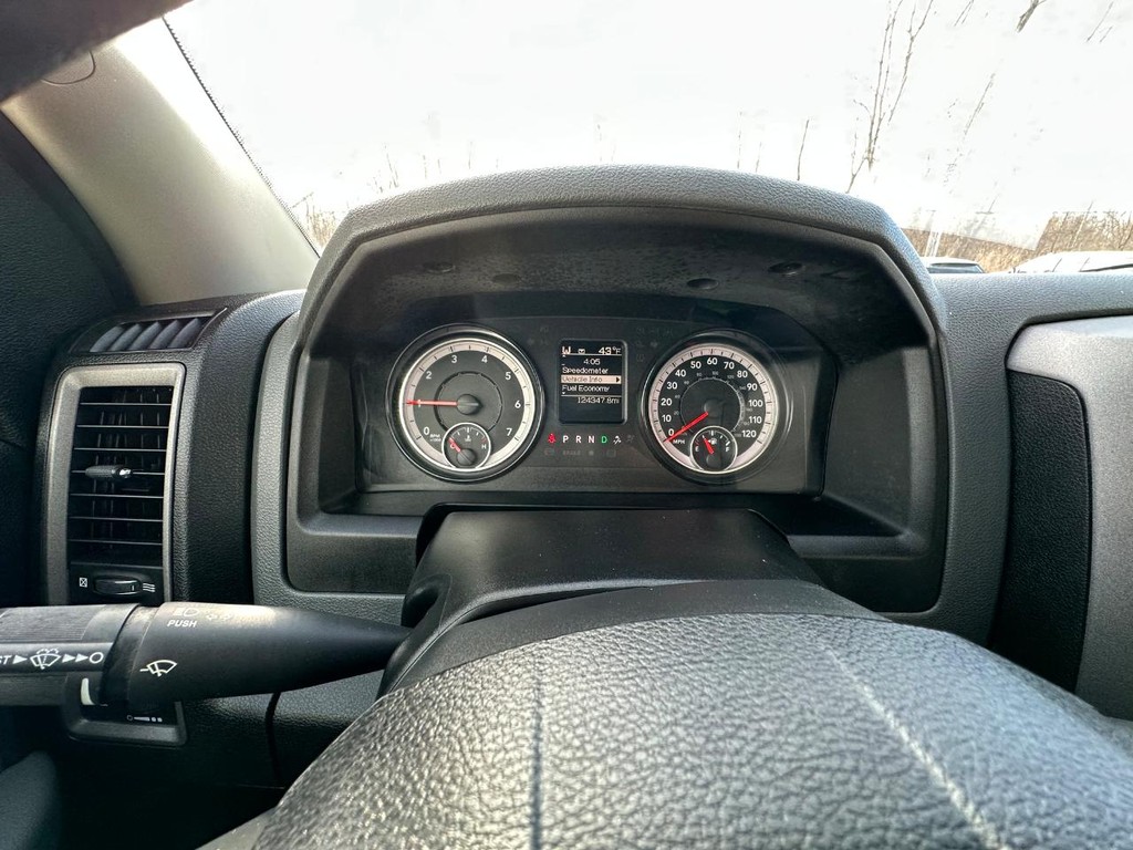 Ram 1500 Classic Vehicle Full-screen Gallery Image 20