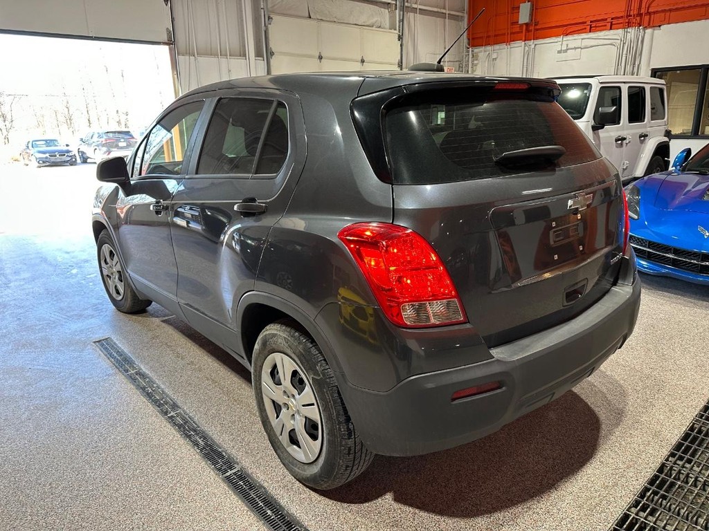 Chevrolet Trax Vehicle Full-screen Gallery Image 3