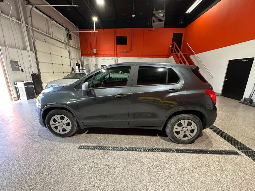 Chevrolet Trax Vehicle Full-screen Gallery Image 8