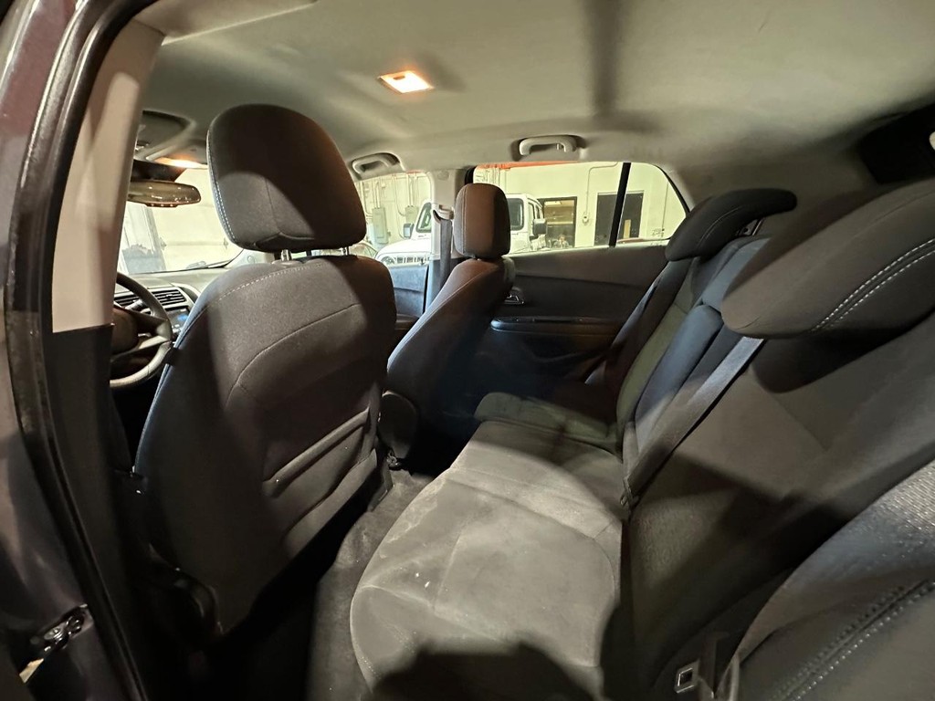 Chevrolet Trax Vehicle Full-screen Gallery Image 9