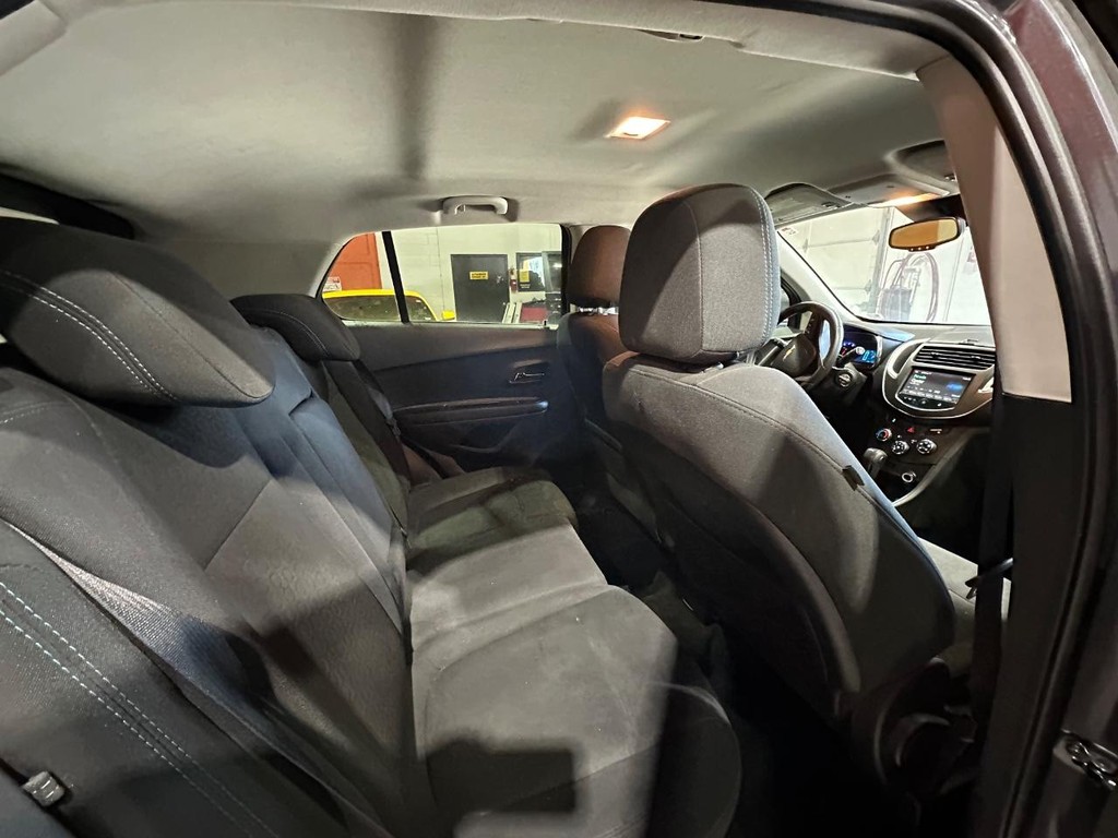 Chevrolet Trax Vehicle Full-screen Gallery Image 16