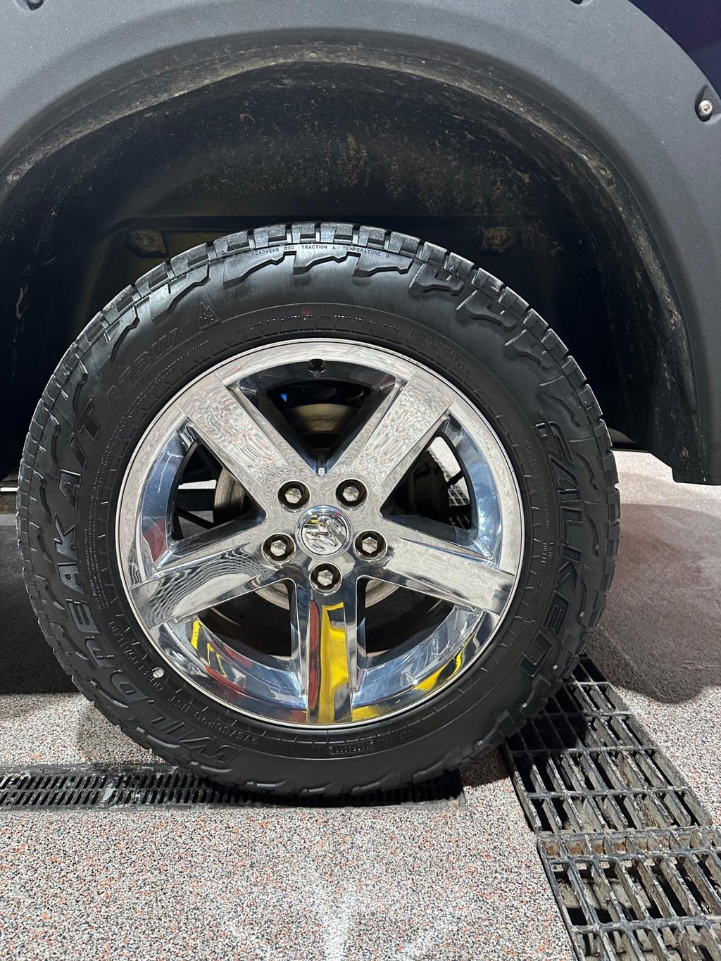 Ram 1500 Vehicle Full-screen Gallery Image 10