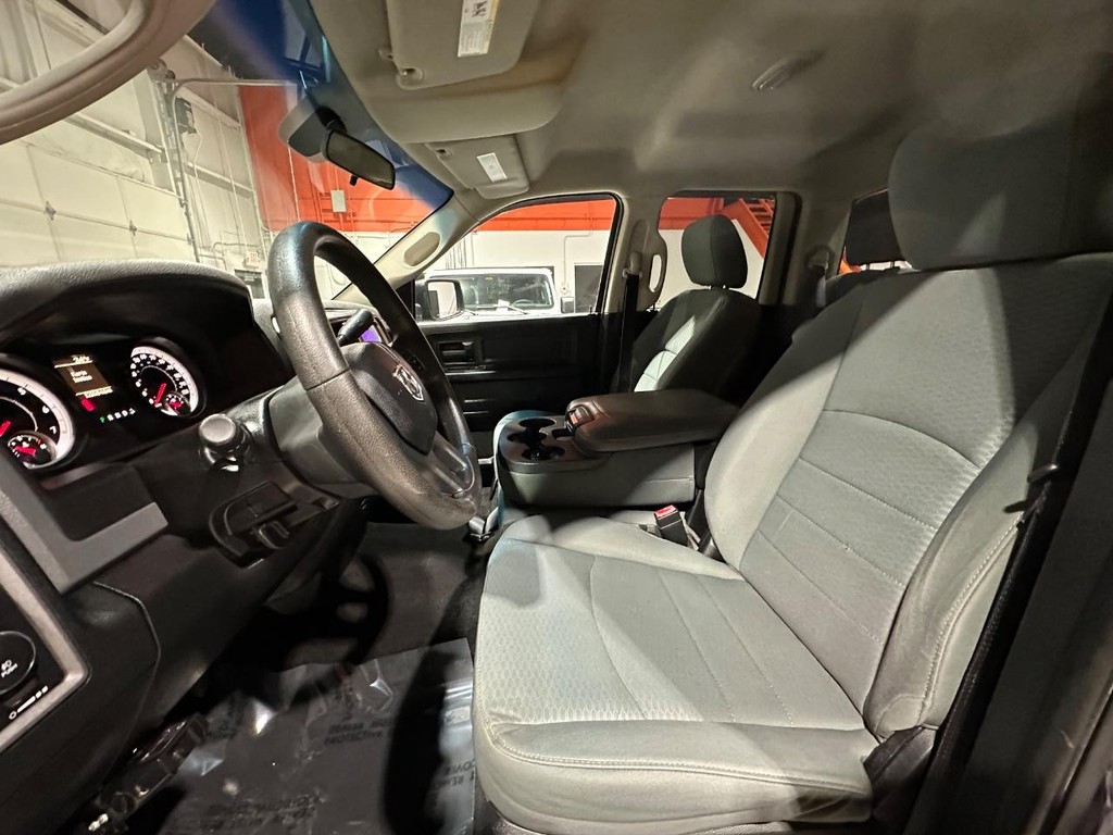 Ram 1500 Vehicle Full-screen Gallery Image 14