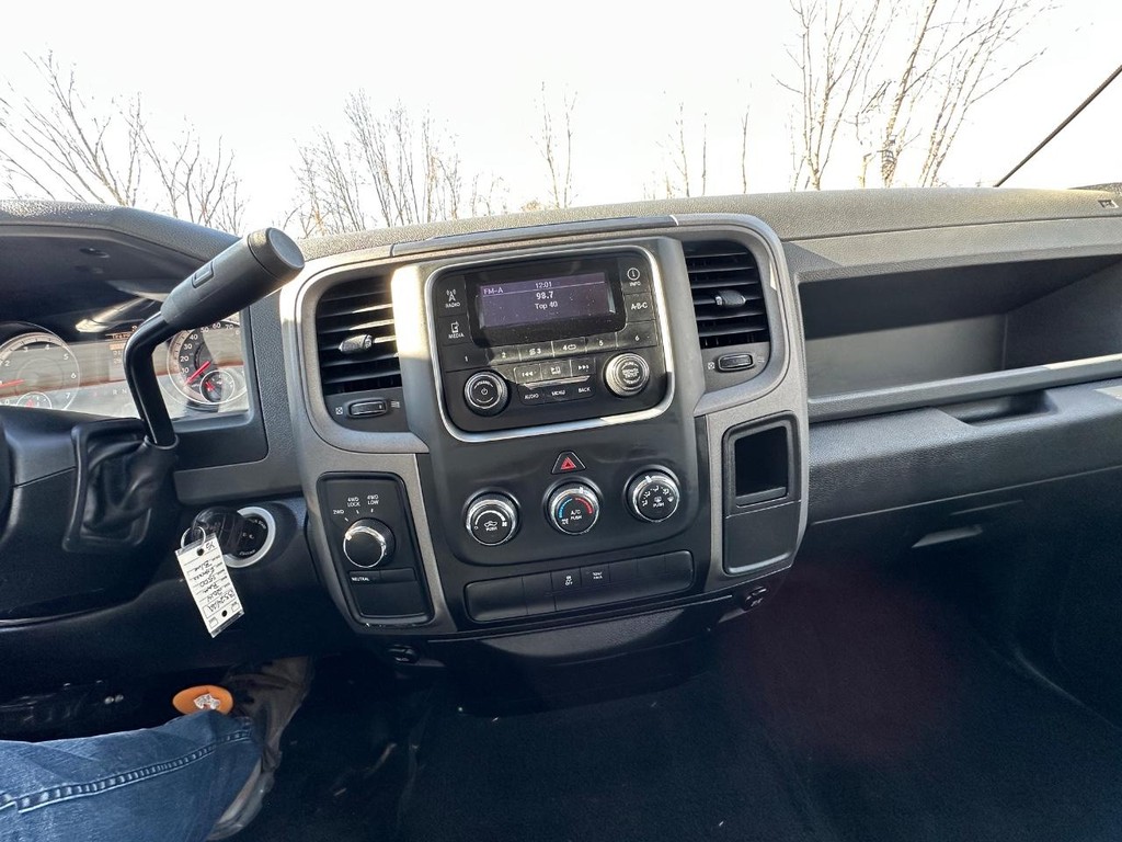 Ram 1500 Vehicle Full-screen Gallery Image 15