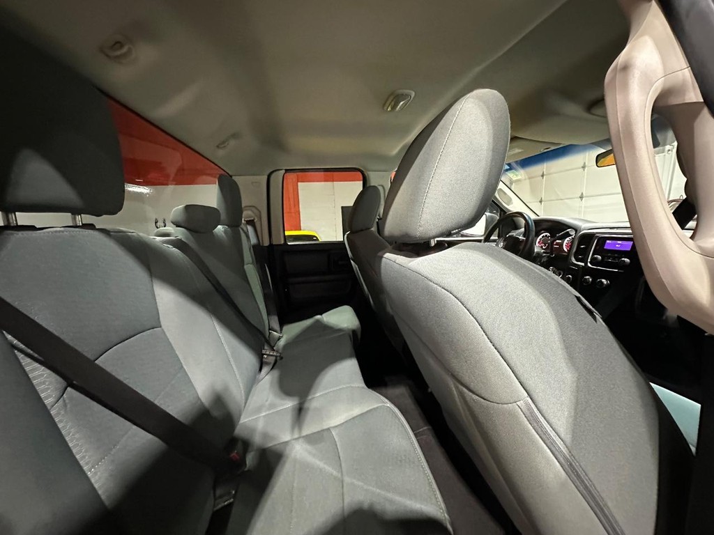 Ram 1500 Vehicle Full-screen Gallery Image 16