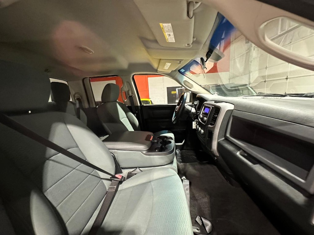 Ram 1500 Vehicle Full-screen Gallery Image 17