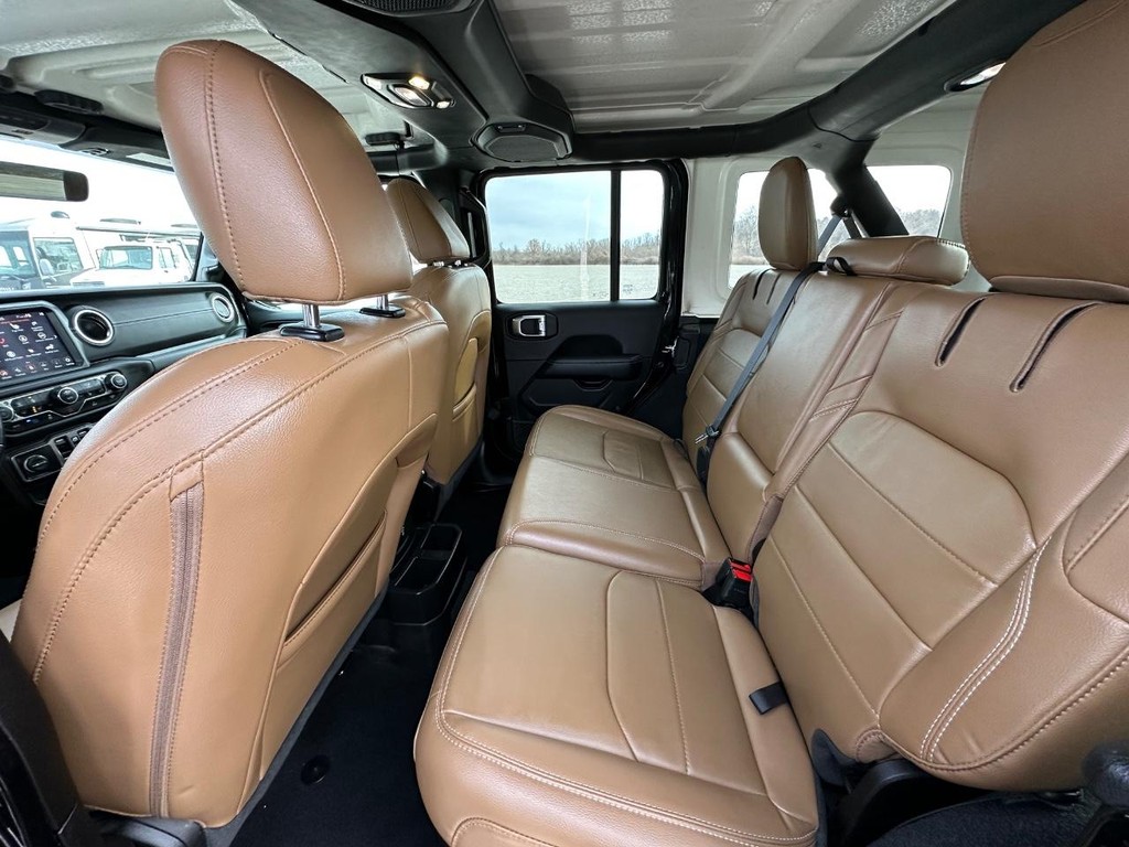 Jeep Wrangler 4xe Vehicle Full-screen Gallery Image 11