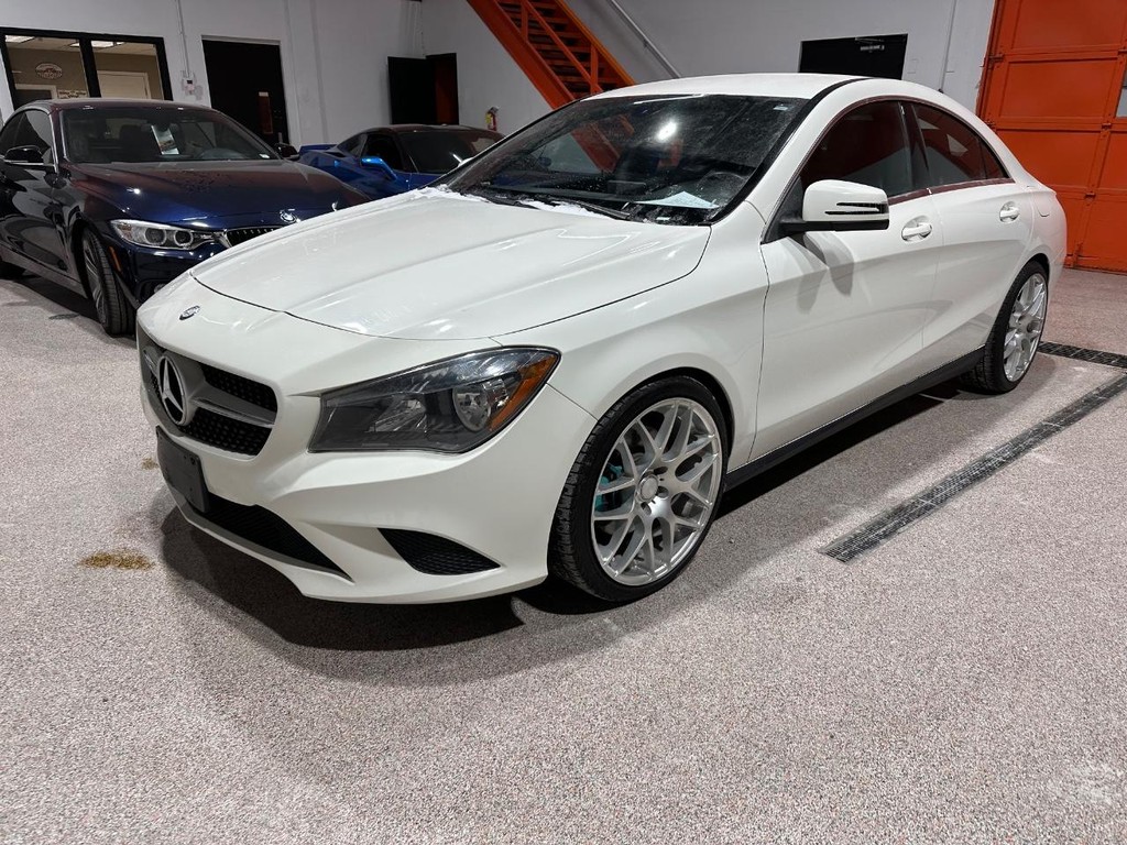 Mercedes-Benz CLA-Class Vehicle Full-screen Gallery Image 7