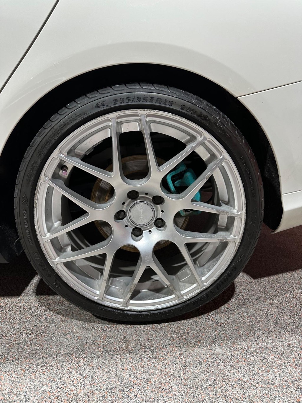 Mercedes-Benz CLA-Class Vehicle Full-screen Gallery Image 10