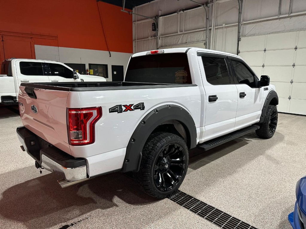 Ford F-150 Vehicle Full-screen Gallery Image 3