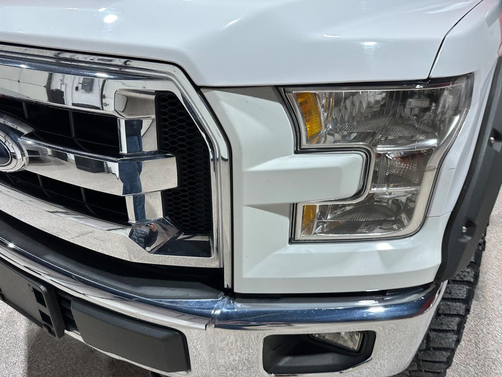 Ford F-150 Vehicle Full-screen Gallery Image 7