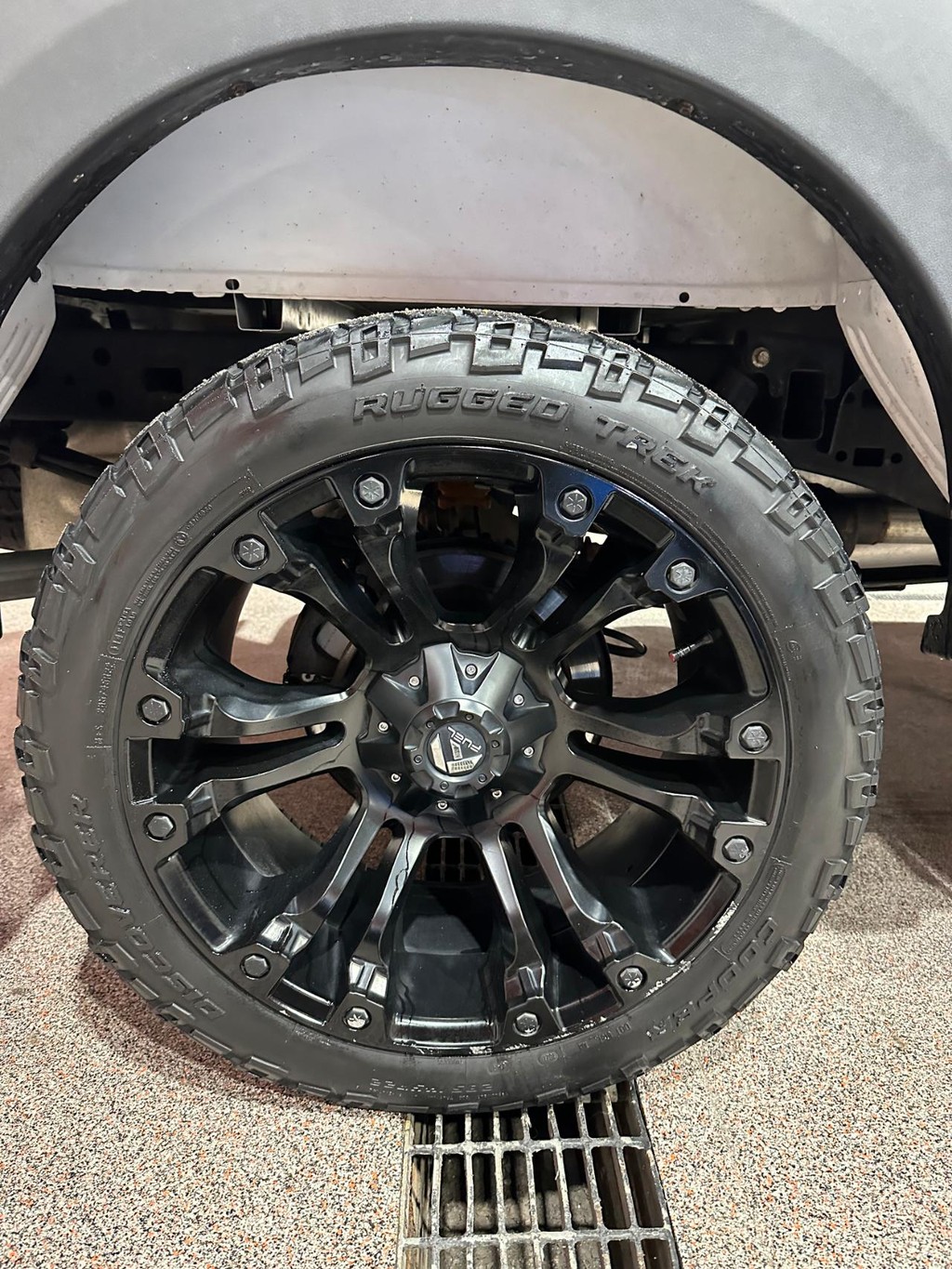 Ford F-150 Vehicle Full-screen Gallery Image 13