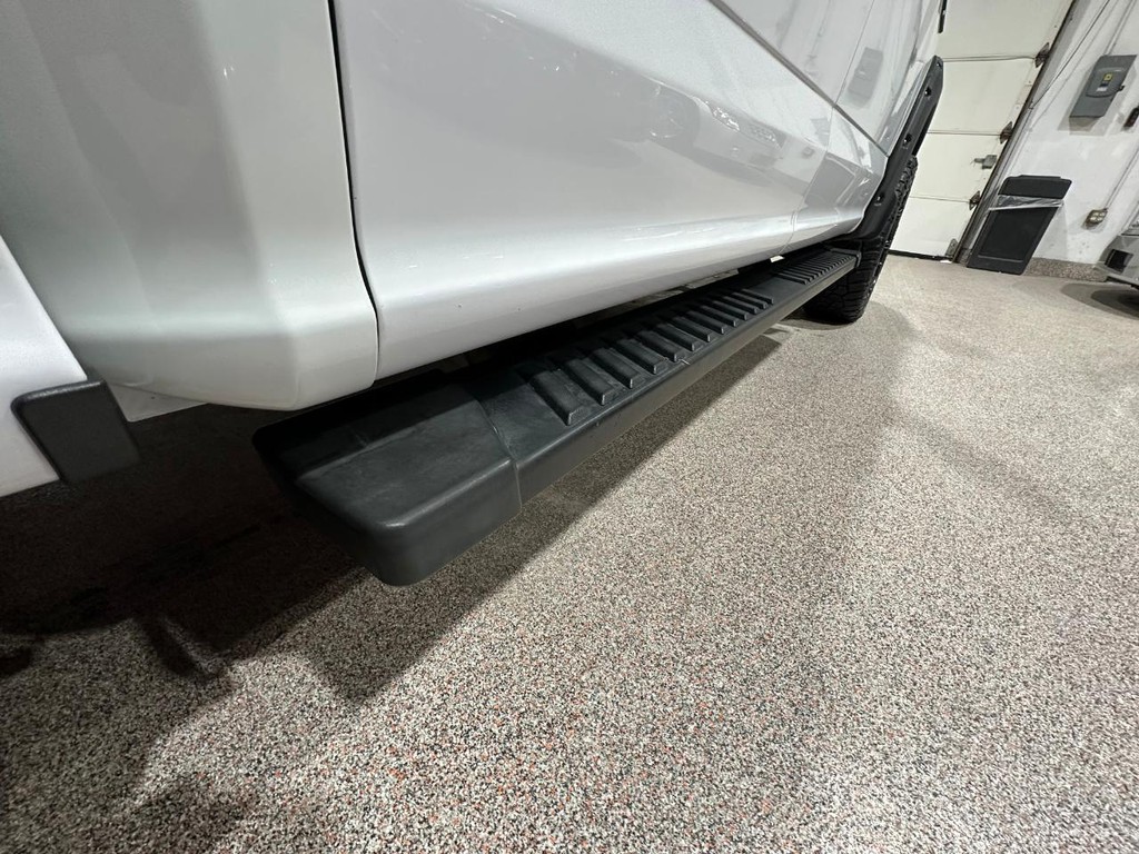 Ford F-150 Vehicle Full-screen Gallery Image 20