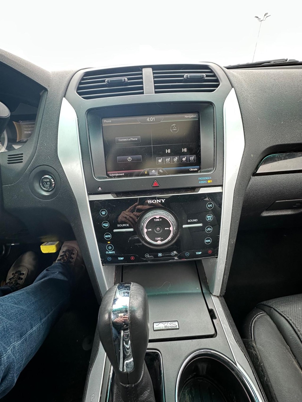 Ford Explorer Vehicle Full-screen Gallery Image 20