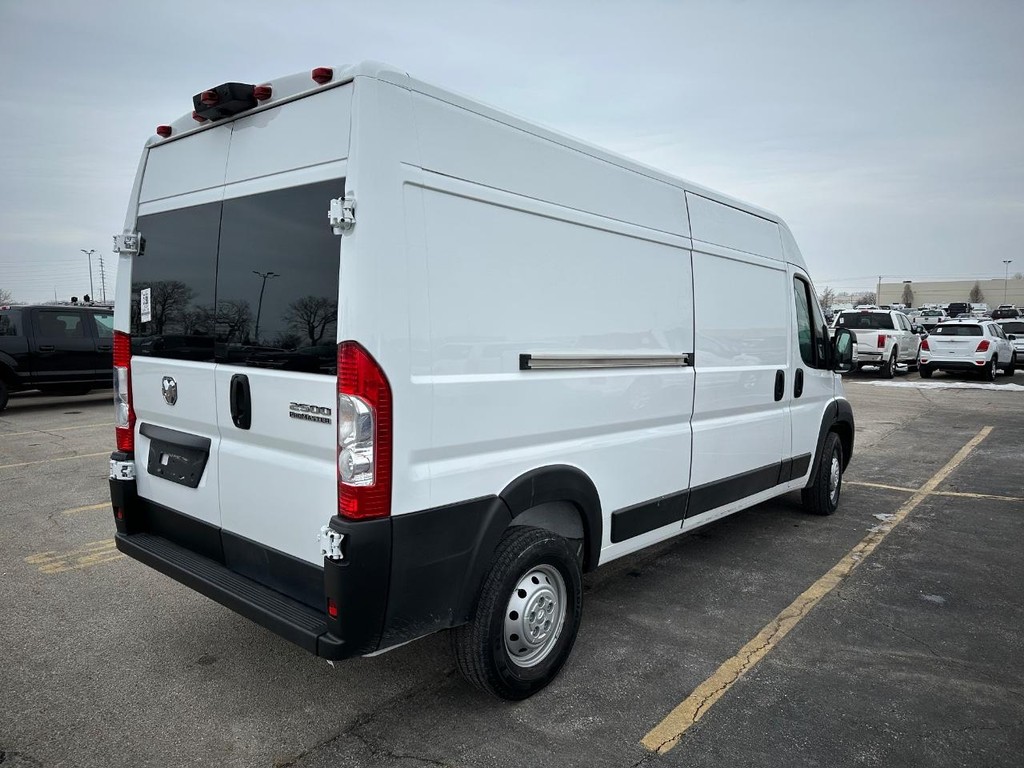 Ram ProMaster Cargo Van Vehicle Full-screen Gallery Image 5
