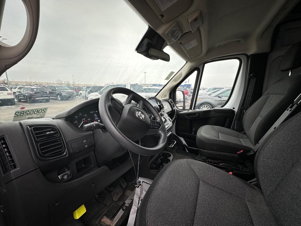 Ram ProMaster Cargo Van Vehicle Full-screen Gallery Image 9