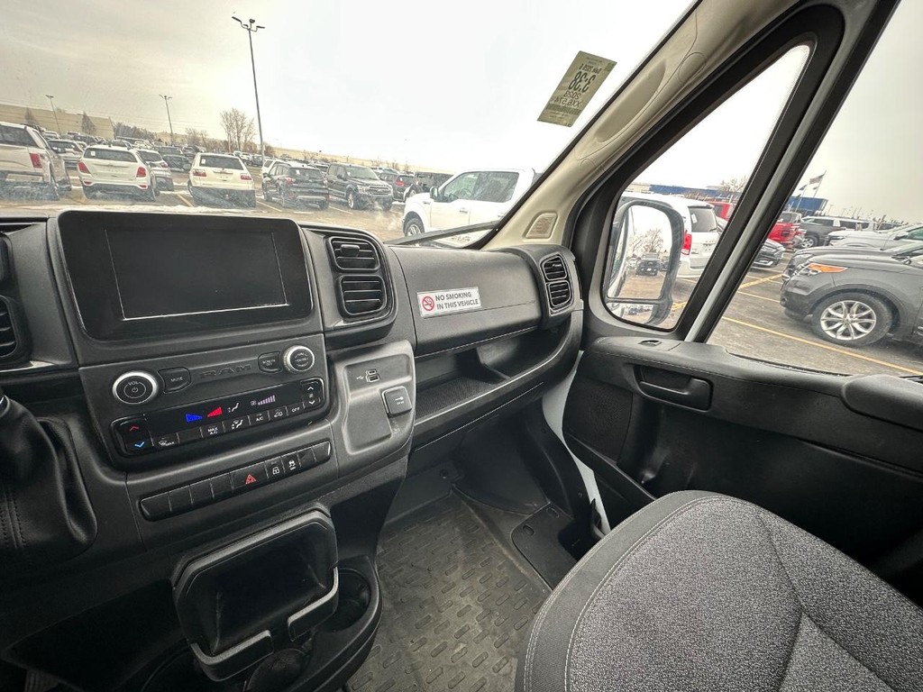 Ram ProMaster Cargo Van Vehicle Full-screen Gallery Image 18