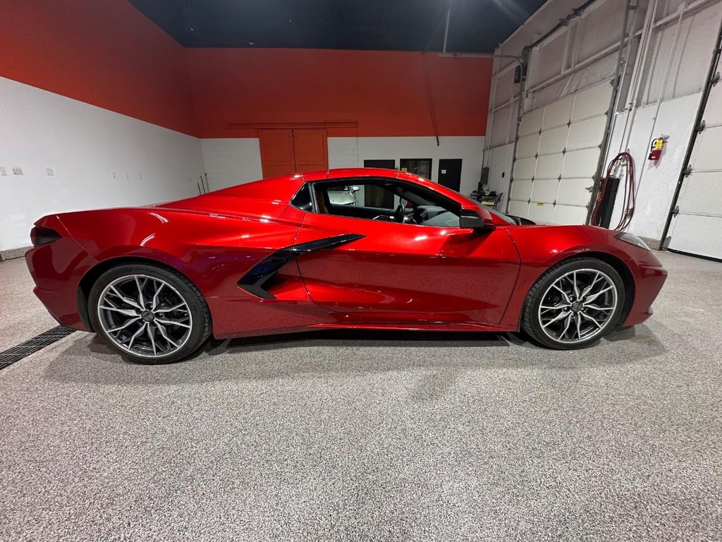 Chevrolet Corvette Vehicle Full-screen Gallery Image 2