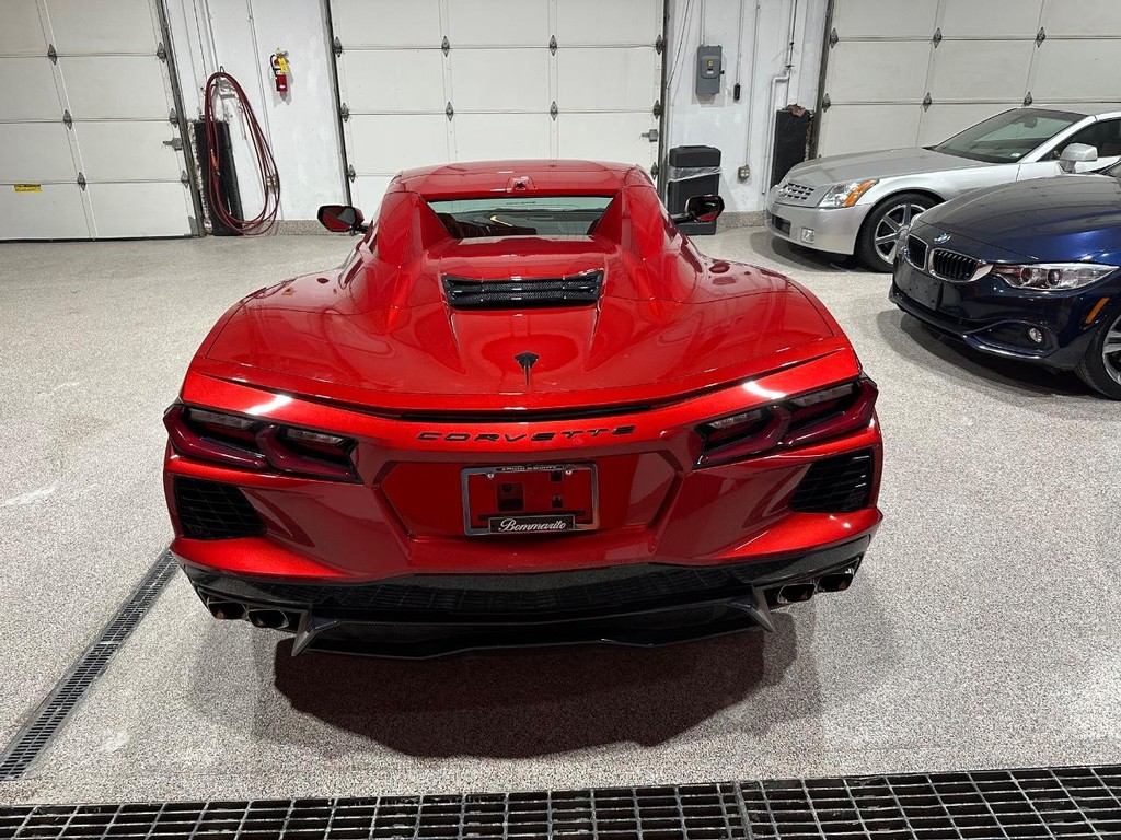 Chevrolet Corvette Vehicle Full-screen Gallery Image 4