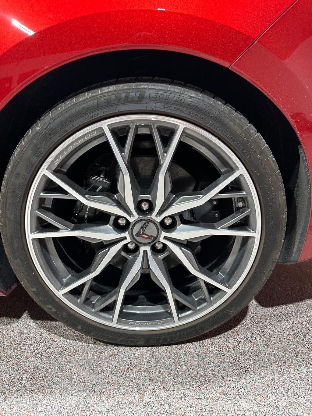 Chevrolet Corvette Vehicle Full-screen Gallery Image 9