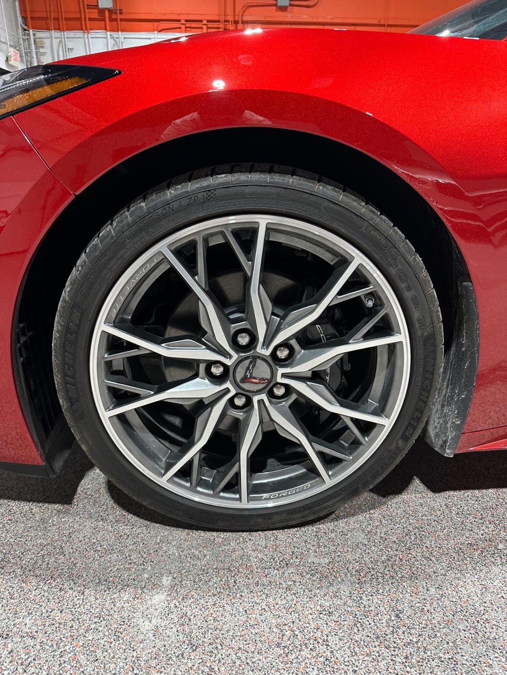 Chevrolet Corvette Vehicle Full-screen Gallery Image 10