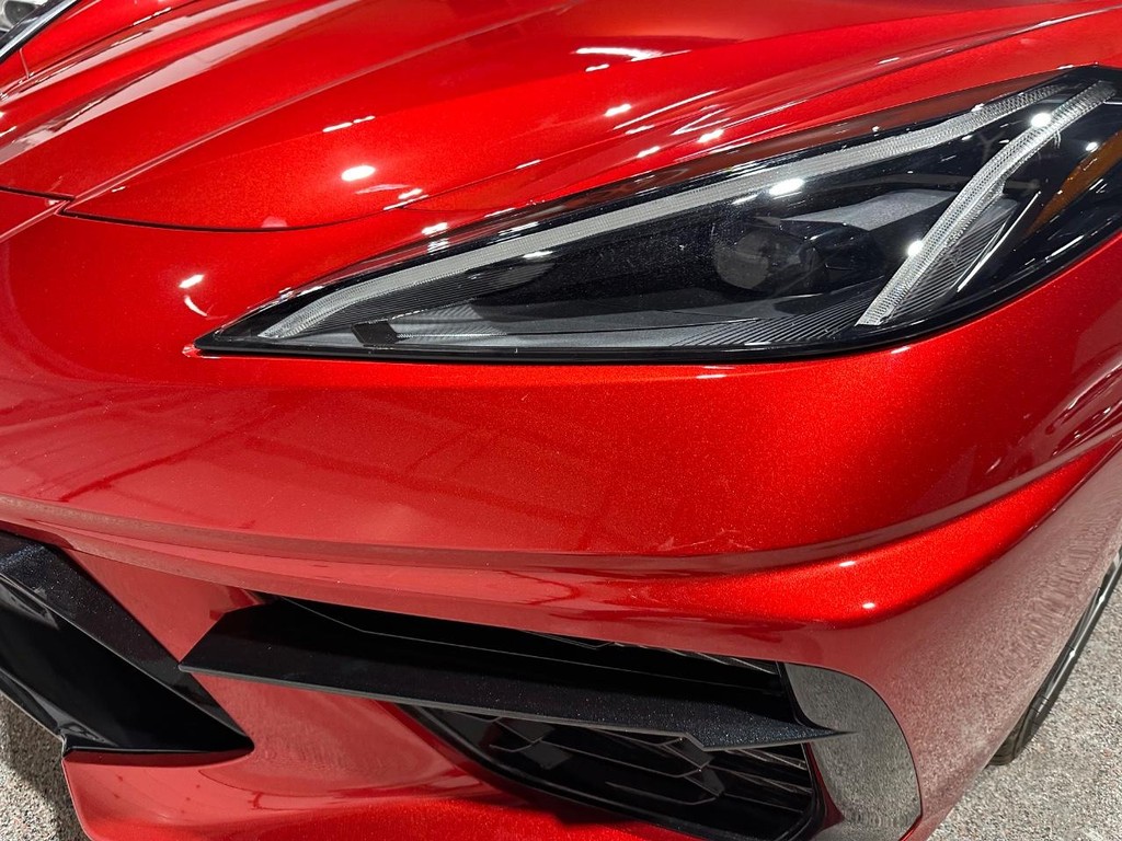 Chevrolet Corvette Vehicle Full-screen Gallery Image 11