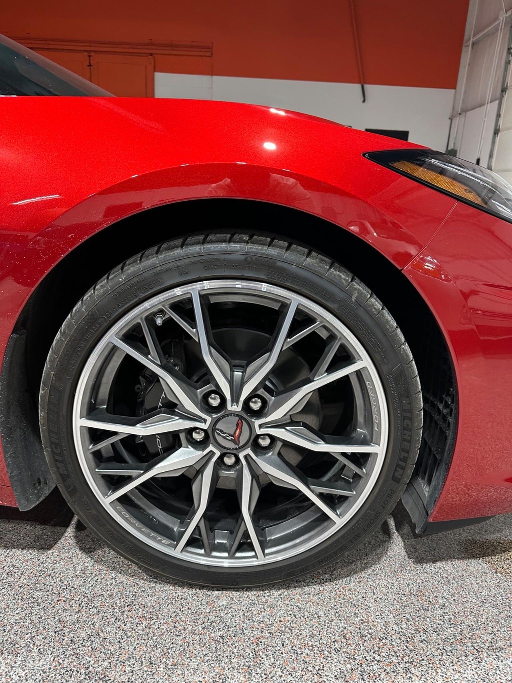 Chevrolet Corvette Vehicle Full-screen Gallery Image 13