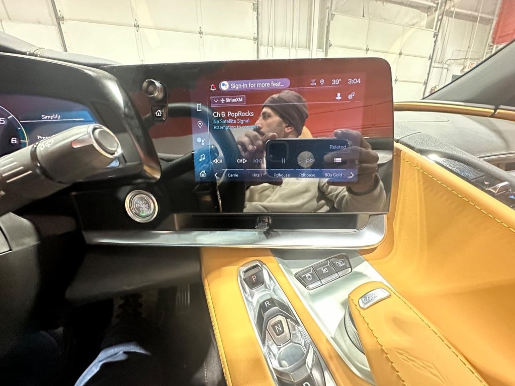 Chevrolet Corvette Vehicle Full-screen Gallery Image 20