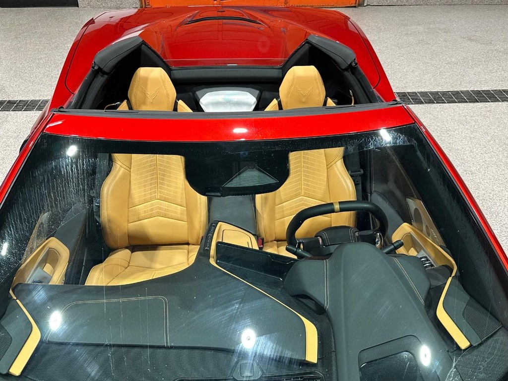 Chevrolet Corvette Vehicle Full-screen Gallery Image 24