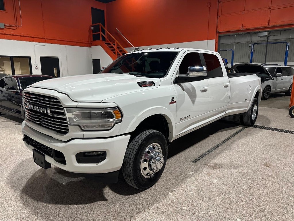 Ram 3500 Vehicle Full-screen Gallery Image 8