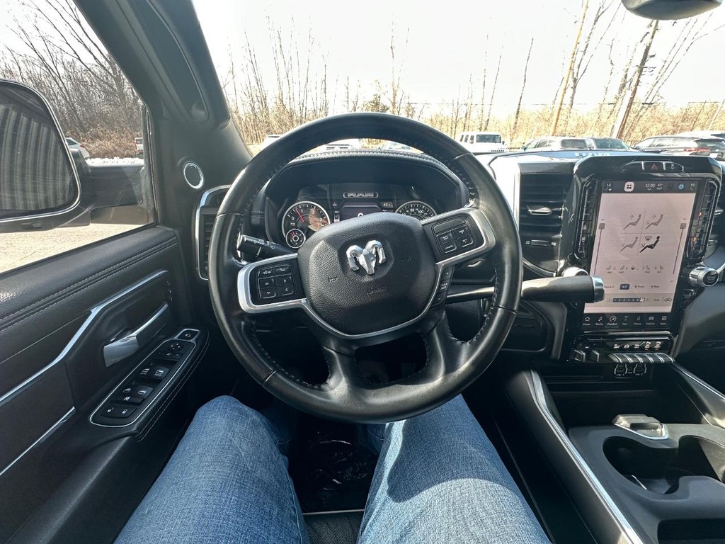 Ram 3500 Vehicle Full-screen Gallery Image 22