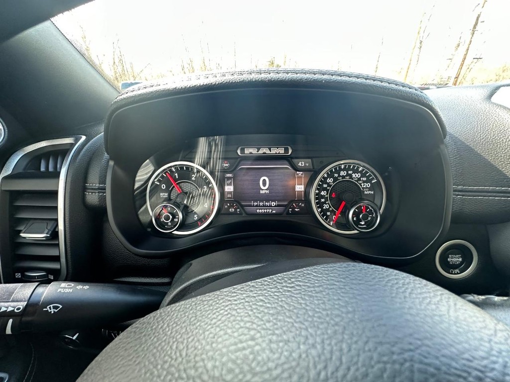 Ram 3500 Vehicle Full-screen Gallery Image 23