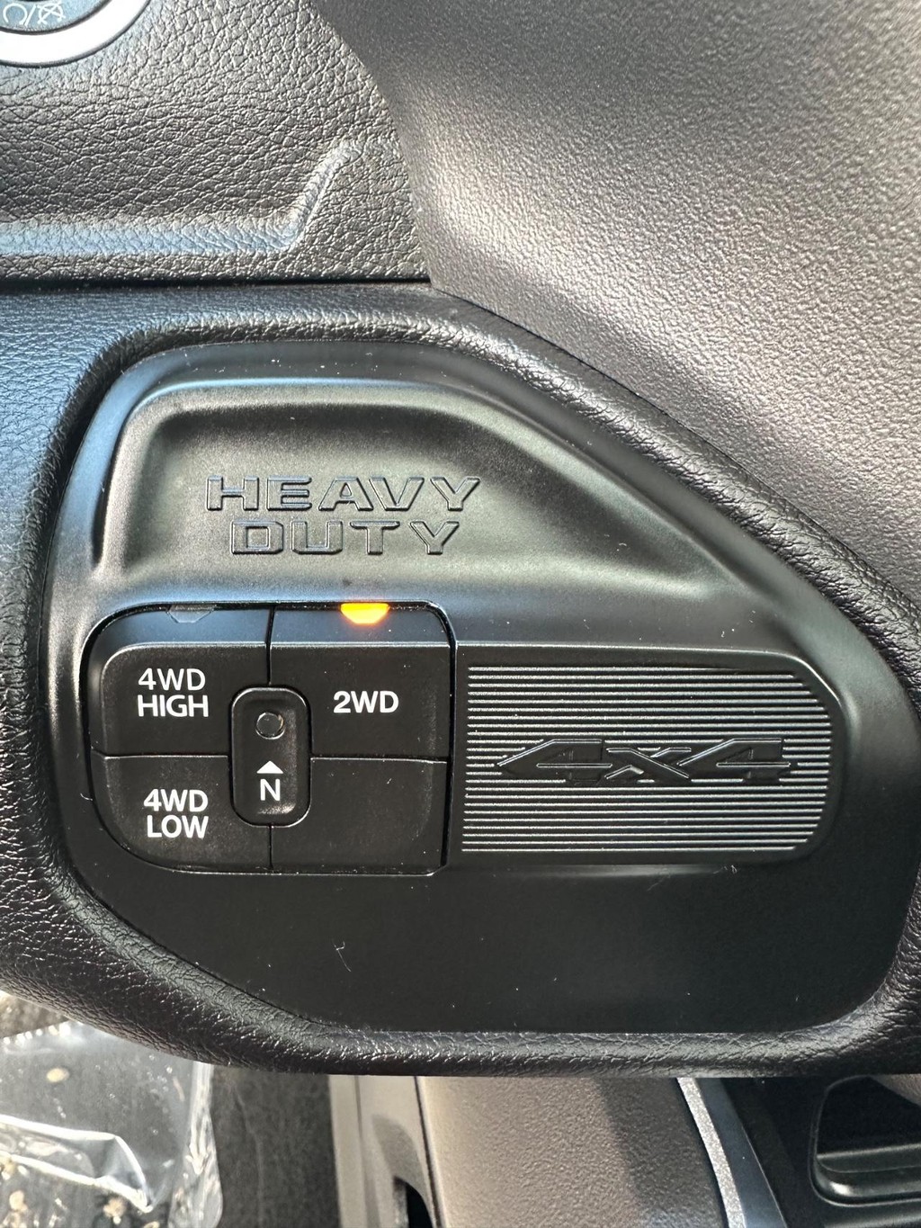 Ram 3500 Vehicle Full-screen Gallery Image 26