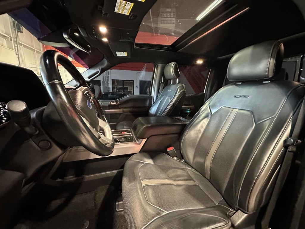 Ford F-150 Vehicle Full-screen Gallery Image 15