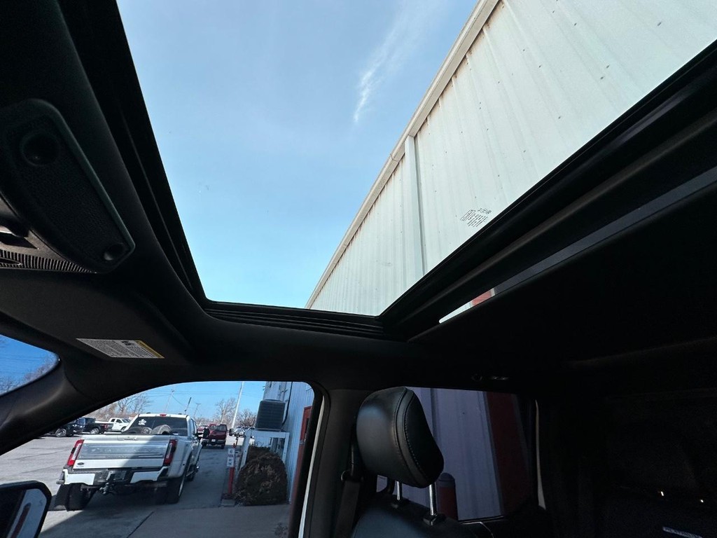 Ford F-150 Vehicle Full-screen Gallery Image 23