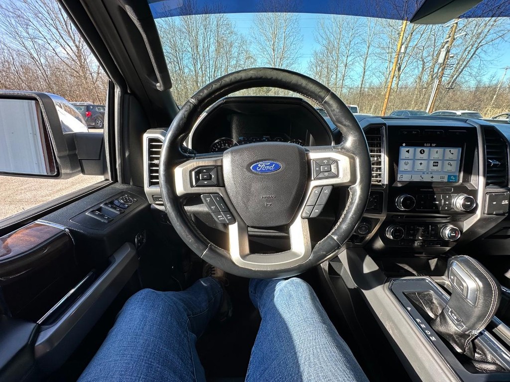 Ford F-150 Vehicle Full-screen Gallery Image 26