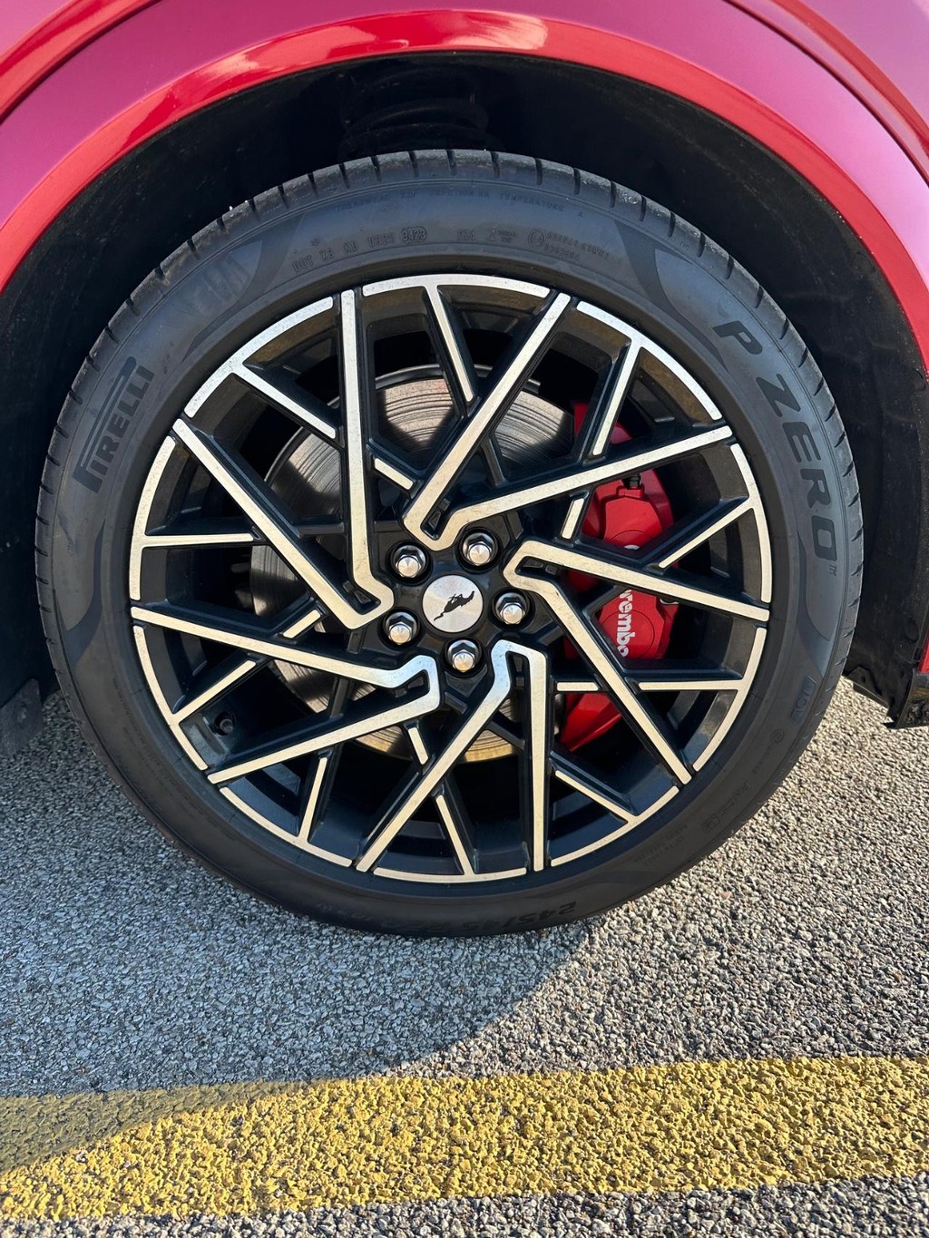 Ford Mustang Mach-E Vehicle Full-screen Gallery Image 18