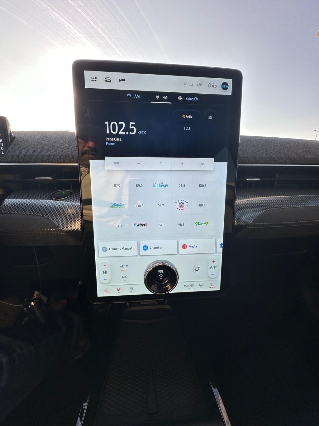 Ford Mustang Mach-E Vehicle Full-screen Gallery Image 21