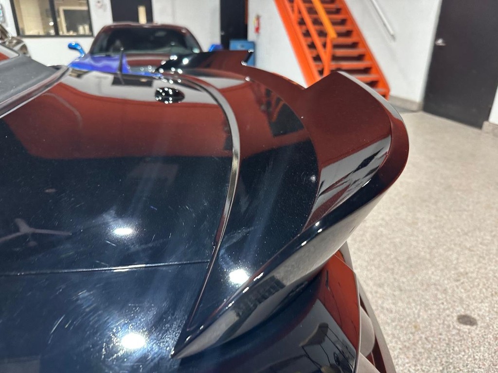 Ford Mustang Vehicle Full-screen Gallery Image 9