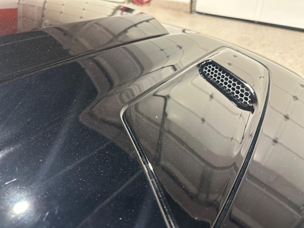 Ford Mustang Vehicle Full-screen Gallery Image 16