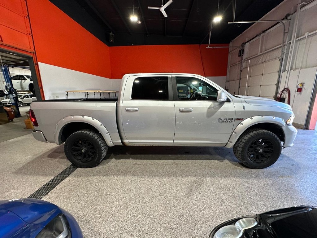 Ram 1500 Vehicle Full-screen Gallery Image 4