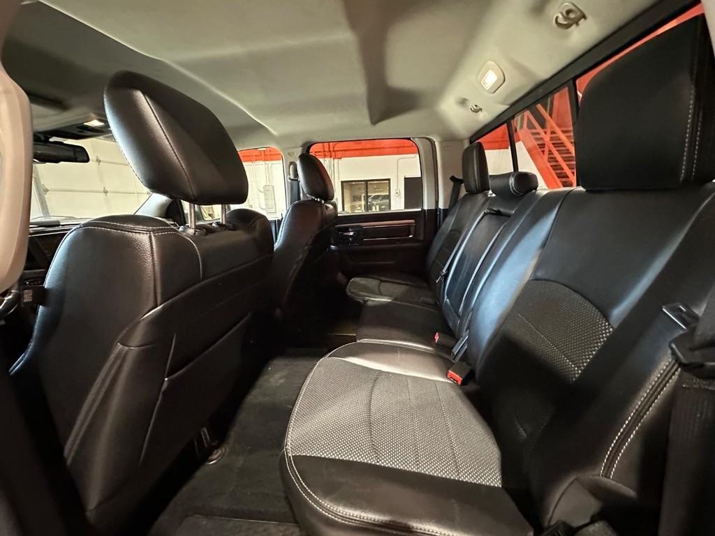 Ram 1500 Vehicle Full-screen Gallery Image 12